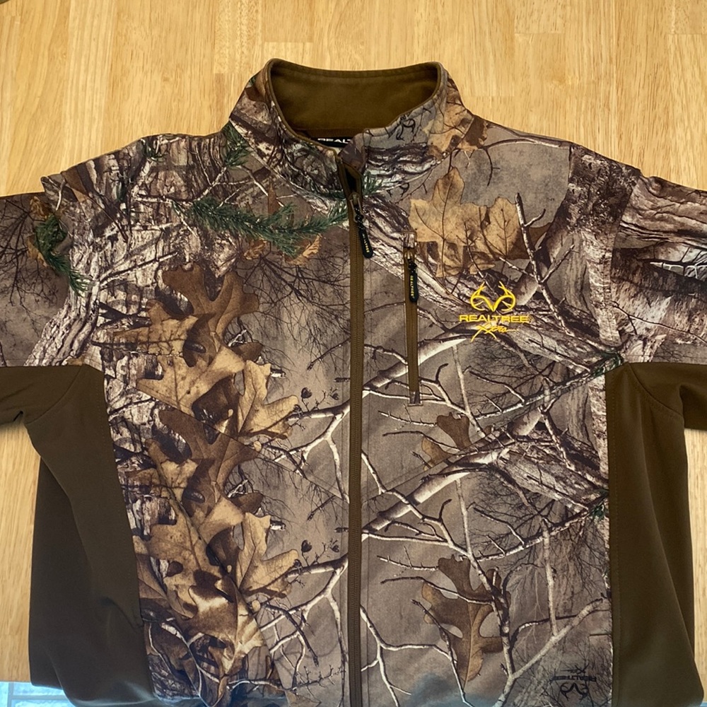 Realtree Extra Softshell Hunting Jacket (w space for safety harness)